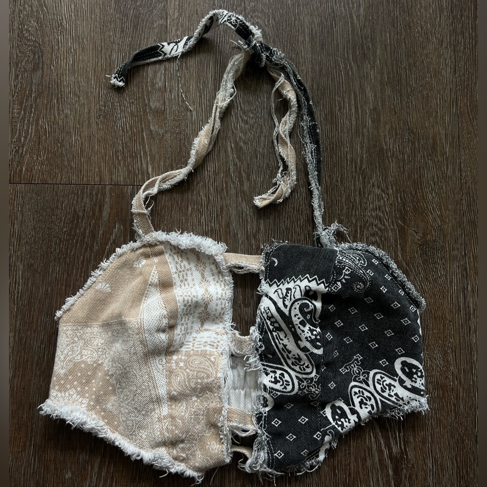 SHEIN Two-tone Paisley Tie Crop Top